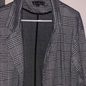 Long checkered coat with pockets